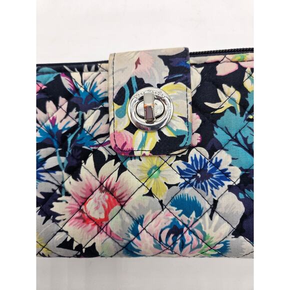 Vera Bradley‎ RFID Turnlock Wallet Womens Floral Blue Pink White - Picture 6 of 8